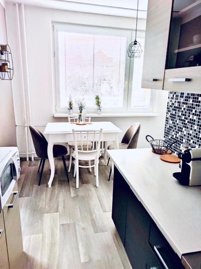 Apartman Domov Decin Luaran gambar
